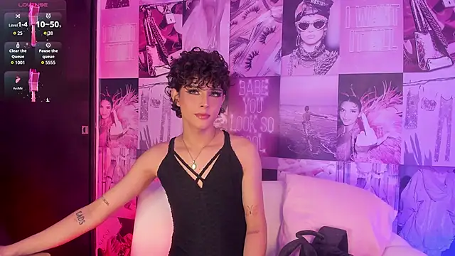 Snapshot of DannysaStar_ chatting on January 12, 2026, 11:43 pm DannysaStar online show from January 12, 2026, 11:43 pm