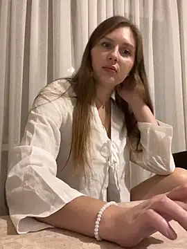 Snapshot of Elina1 chatting on November 29, 2025, 9:40 pm Elina1 online show from November 29, 2025, 9:40 pm