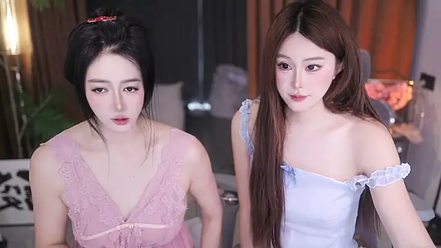 Snapshot of Follyise chatting on April 12, 2026, 8:52 am Follyise online show from April 12, 2026, 8:52 am