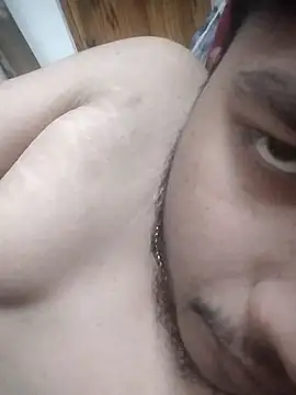 niiksvinz online show from December 23, 2025, 10:57 am