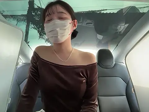 karenchaaan online show from October 29, 2025, 1:30 am