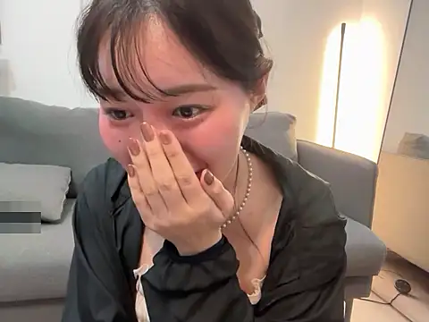 karenchaaan online show from November 6, 2025, 12:06 pm