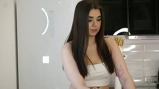 stacymartins online show from November 1, 2025, 1:35 pm