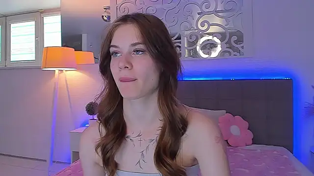 LuisaClover online show from May 22, 2026, 12:22 pm