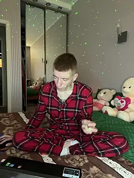 Cristian  Dior online show from February 7, 2026, 9:57 am