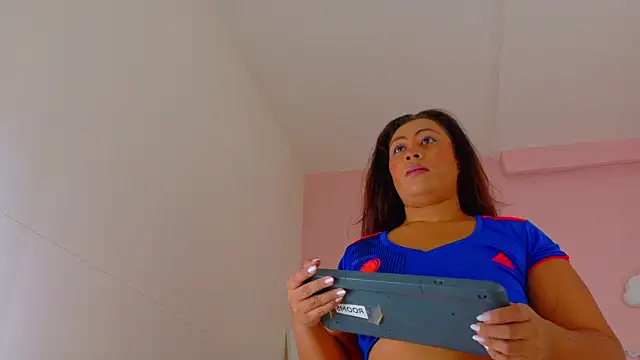 Snapshot of SeleneGibson__ chatting on July 7, 2026, 7:18 pm SeleneGibson online show from July 7, 2026, 7:18 pm