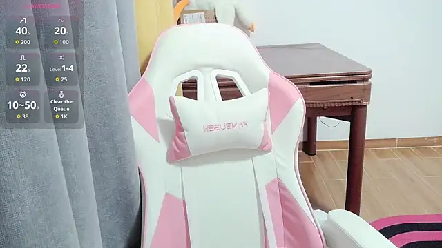 xiaoxiao--baby online show from November 2, 2025, 10:23 pm