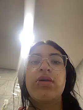 Sophiahilt0n  online show from November 5, 2025, 11:43 am