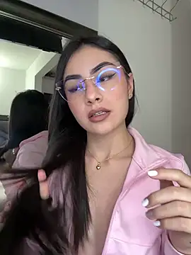 IslaCole online show from February 4, 2026, 11:09 pm