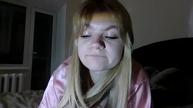 Snapshot of AuroraXRoses chatting on October 29, 2025, 6:31 pm AuroraXRoses online show from October 29, 2025, 6:31 pm