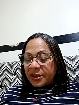 Snapshot of milf_Anguie50 chatting on October 23, 2025, 3:06 am milf Anguie50 online show from October 23, 2025, 3:06 am