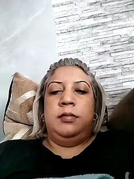 Snapshot of IndianLara chatting on November 25, 2025, 4:34 am IndianLara online show from November 25, 2025, 4:34 am