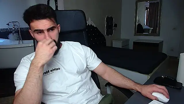 Snapshot of MicahLane chatting on April 9, 2026, 4:23 am MicahLane online show from April 9, 2026, 4:23 am