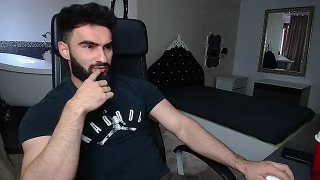 Snapshot of MicahLane chatting on April 11, 2026, 4:39 am MicahLane online show from April 11, 2026, 4:39 am