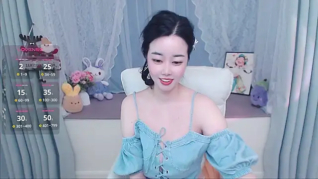 Xiaodie-baby online show from May 21, 2026, 2:51 am