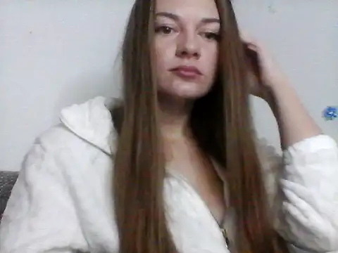 Snapshot of EllaMoonlight chatting on November 16, 2025, 9:20 pm EllaMoonlight online show from November 16, 2025, 9:20 pm