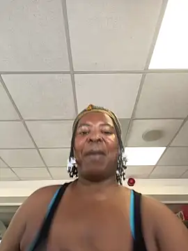 Snapshot of SweetCandy84 chatting on February 2, 2026, 10:25 am SweetCandy84 online show from February 2, 2026, 10:25 am