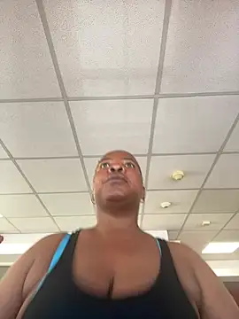 Snapshot of SweetCandy84 chatting on February 16, 2026, 10:44 am SweetCandy84 online show from February 16, 2026, 10:44 am