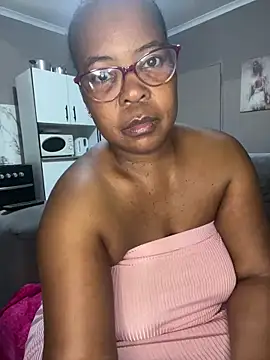 Snapshot of SweetCandy84 chatting on March 11, 2026, 1:06 pm SweetCandy84 online show from March 11, 2026, 1:06 pm