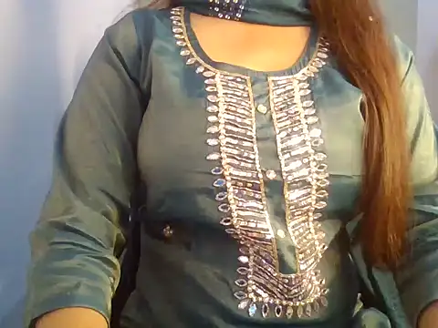 Snapshot of QUEEN_SUKU__ chatting on October 24, 2025, 5:37 am QUEEN SUKU online show from October 24, 2025, 5:37 am