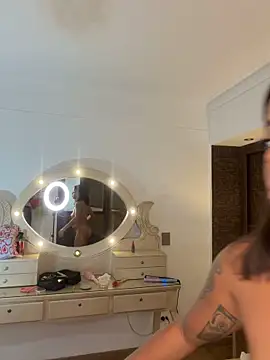 Snapshot of loana_vegas chatting on April 28, 2026, 3:17 pm loana vegas online show from April 28, 2026, 3:17 pm