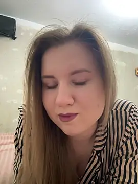 Snapshot of AleksiyaHot chatting on May 9, 2026, 7:02 am AleksiyaHot online show from May 9, 2026, 7:02 am