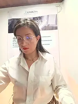 Valentina--1 online show from May 19, 2026, 9:59 am