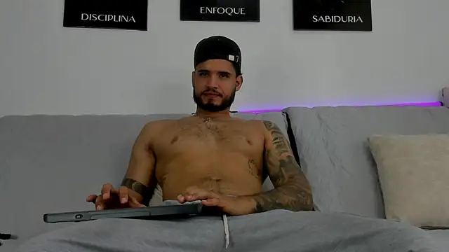 AUSTINN TORRES online show from June 23, 2026, 9:35 pm