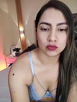 Snapshot of Violeth_Grey chatting on October 29, 2025, 8:10 pm Violeth Grey online show from October 29, 2025, 8:10 pm