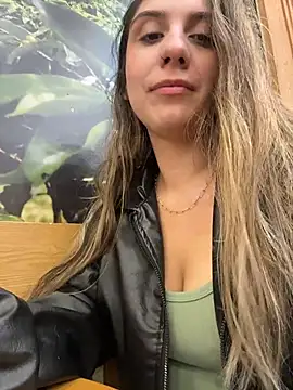 sarah honey   online show from November 19, 2025, 2:50 pm