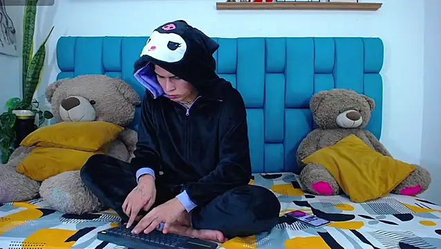 Hot Boys Latinos X online show from March 20, 2026, 2:00 pm