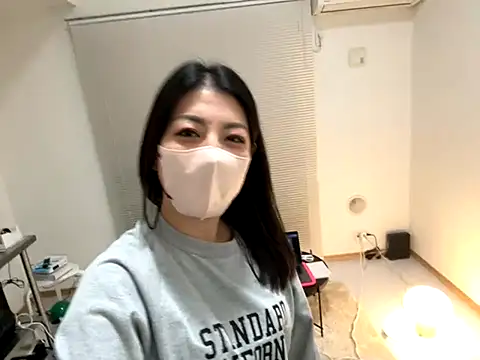 akimix xoxo online show from November 4, 2025, 1:10 pm