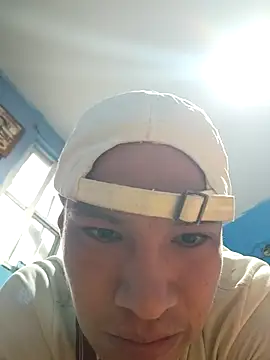 Snapshot of Ojitosbrrr chatting on November 2, 2025, 4:20 pm Ojitosbrrr online show from November 2, 2025, 4:20 pm