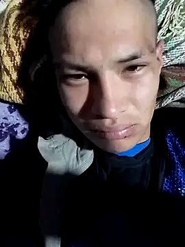 Snapshot of Ojitosbrrr chatting on November 12, 2025, 9:32 am Ojitosbrrr online show from November 12, 2025, 9:32 am