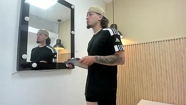 Snapshot of STEINER_01 chatting on October 28, 2025, 4:38 am STEINER 01 online show from October 28, 2025, 4:38 am