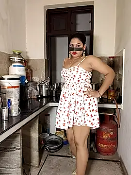 Heena-143 online show from April 10, 2026, 3:39 pm