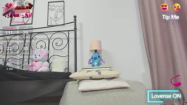 Snapshot of LollaVibes chatting on February 28, 2026, 5:30 am LollaVibes online show from February 28, 2026, 5:30 am