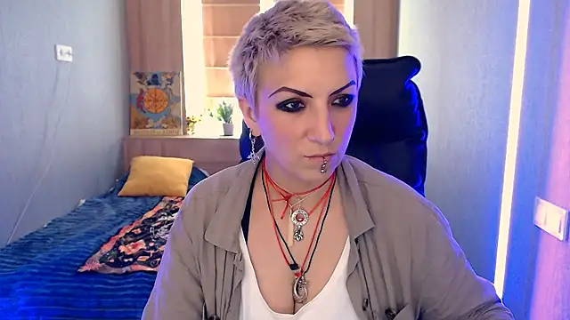 Snapshot of Sweet-n-Strong chatting on June 24, 2026, 10:58 am Sweet-n-Strong online show from June 24, 2026, 10:58 am