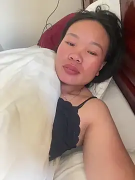 Snapshot of Macy-y chatting on October 28, 2025, 12:58 am Macy-y online show from October 28, 2025, 12:58 am