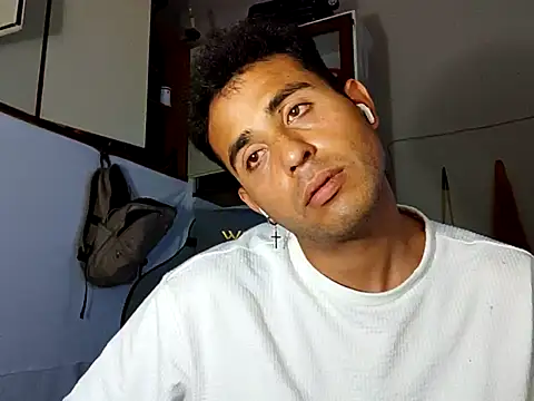 Snapshot of mrberemgena420 chatting on May 31, 2026, 11:17 pm mrberemgena420 online show from May 31, 2026, 11:17 pm