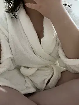 Angeldoram online show from February 26, 2026, 7:35 pm