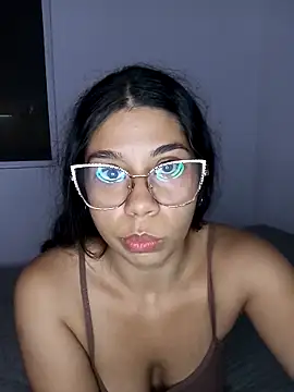 Snapshot of Angeeelina@xh chatting on November 11, 2025, 12:32 am Angeeelinaxh online show from November 11, 2025, 12:32 am