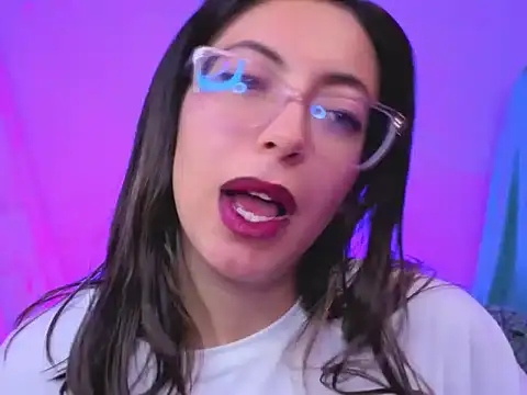 zylla storn online show from February 4, 2026, 8:20 am