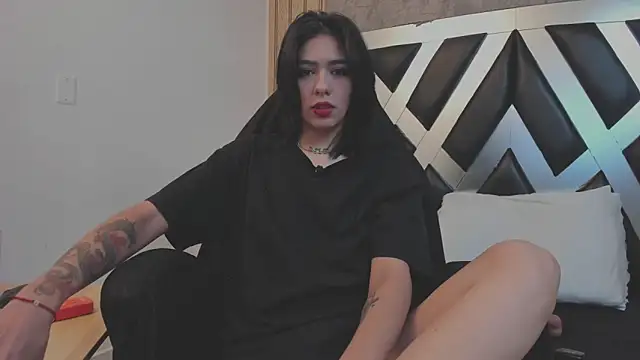 CloePerson online show from March 19, 2026, 12:14 am