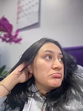 Snapshot of _Nalaa chatting on November 6, 2025, 11:22 am Nalaa online show from November 6, 2025, 11:22 am