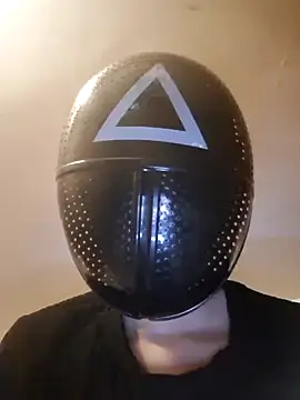 doll in luxury online show from February 3, 2026, 6:35 pm