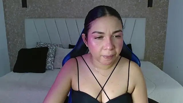 AliceSmity  online show from April 5, 2026, 12:24 pm