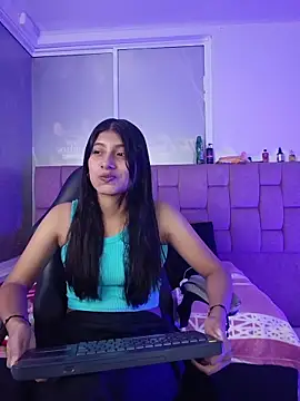 YeseniaRodriguez3 online show from May 30, 2026, 12:46 pm