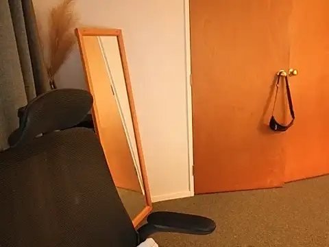 Snapshot of john_clarisa chatting on April 8, 2026, 5:29 am john clarisa online show from April 8, 2026, 5:29 am