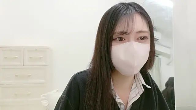 Snapshot of annachan_v chatting on April 2, 2026, 5:43 pm annachan v online show from April 2, 2026, 5:43 pm